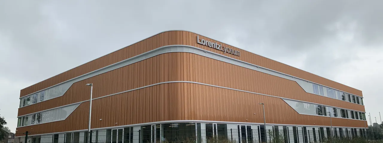 Lorentz Lyceum Arnhem gevelproject Rakon